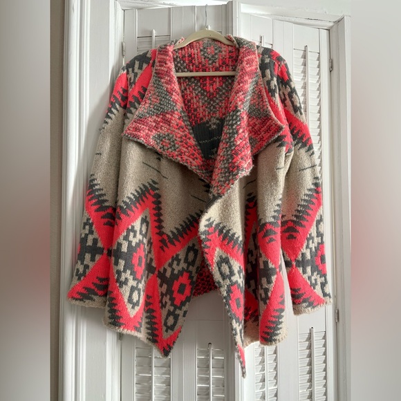 Sweaters - Women's Aztec Patterned Sweater - Coral pink and Gray Cardigan
